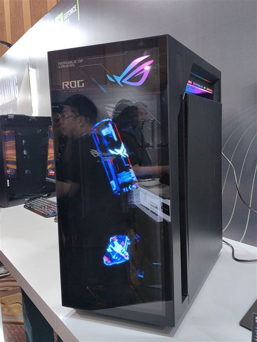 全息投影重塑美学边界 ROG枪神10X台式机引领电竞硬件新纪元